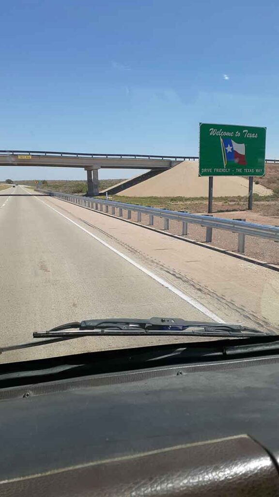 Skoolie Road trip, welcome to Texas sign